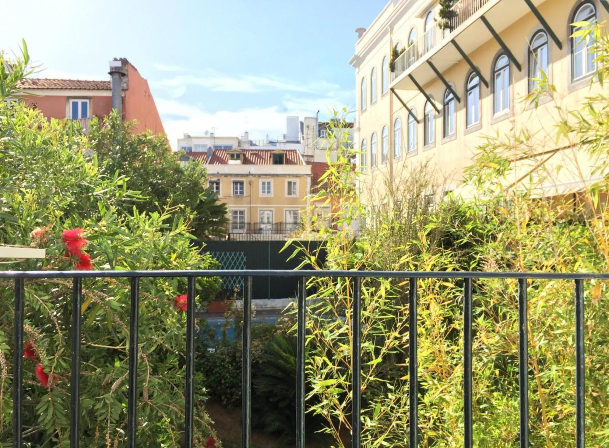 Sm2 Romantic Home By The Gardens Pr Real & Bairro Alto Lisboa Екстериор снимка